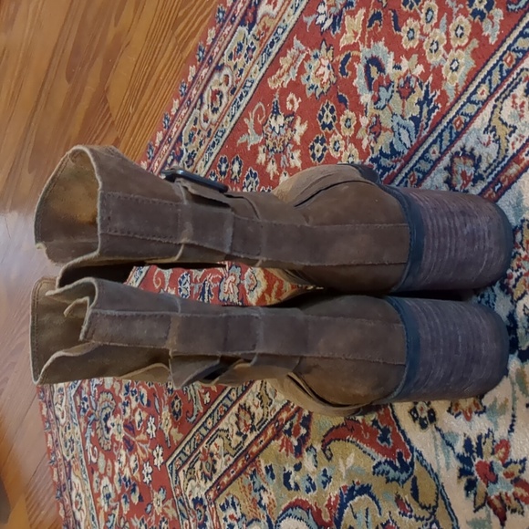 CLARKS Women's Malvet Doris Ankle Boot Tan Suede 20514 Size 7 - Picture 4 of 10